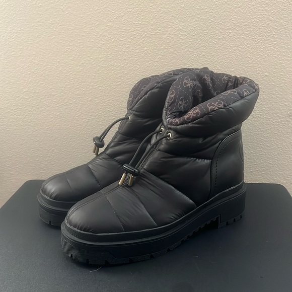 Guess rain boots - Picture 1 of 6